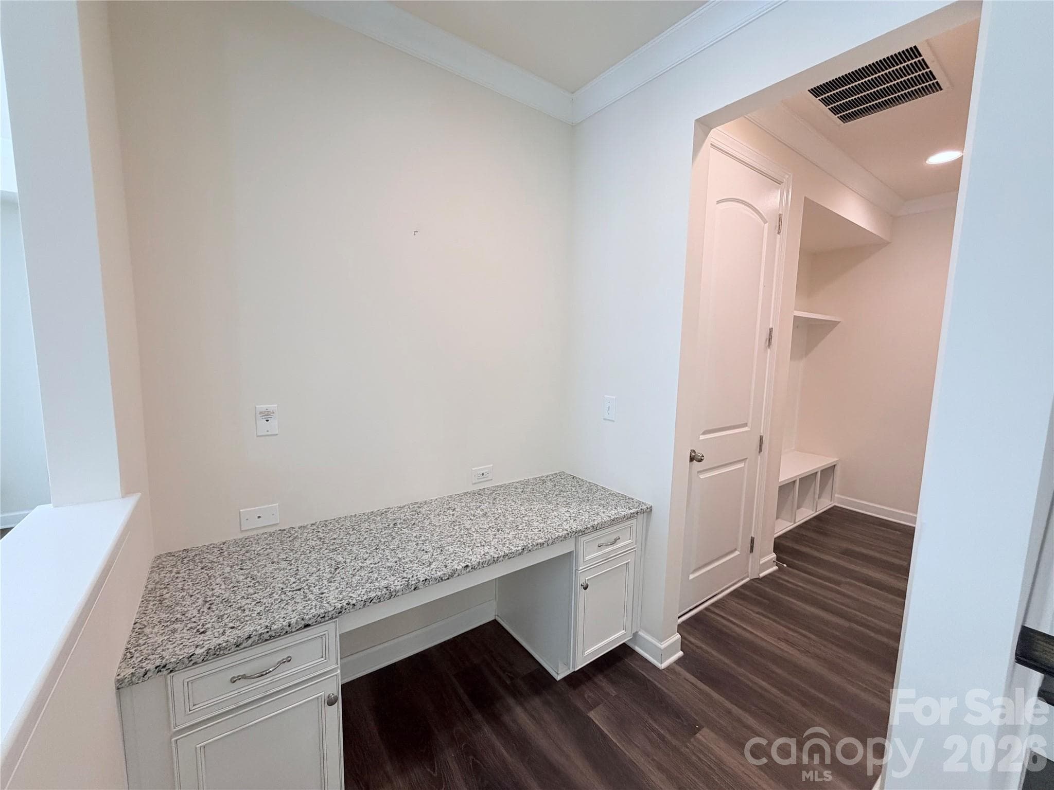 Pocket office and drop zone - 5070 Watersail Way, Lake Wylie