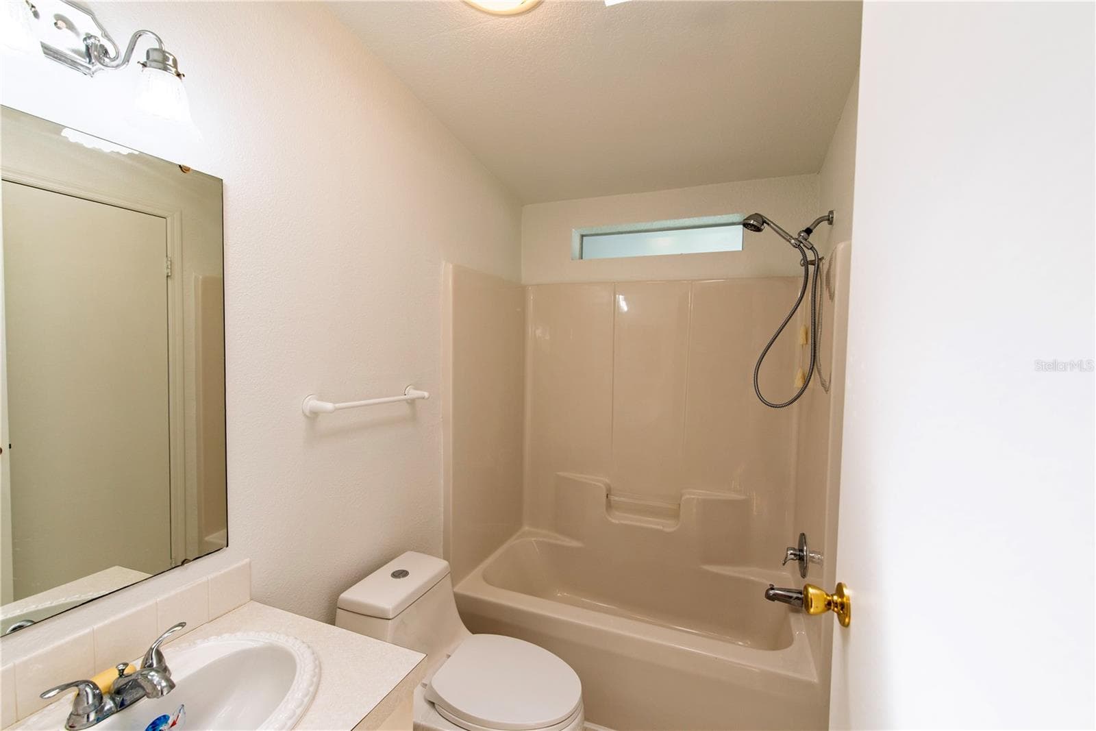 Guest Bathroom - 14 HOLLAND DR, PUNTA GORDA