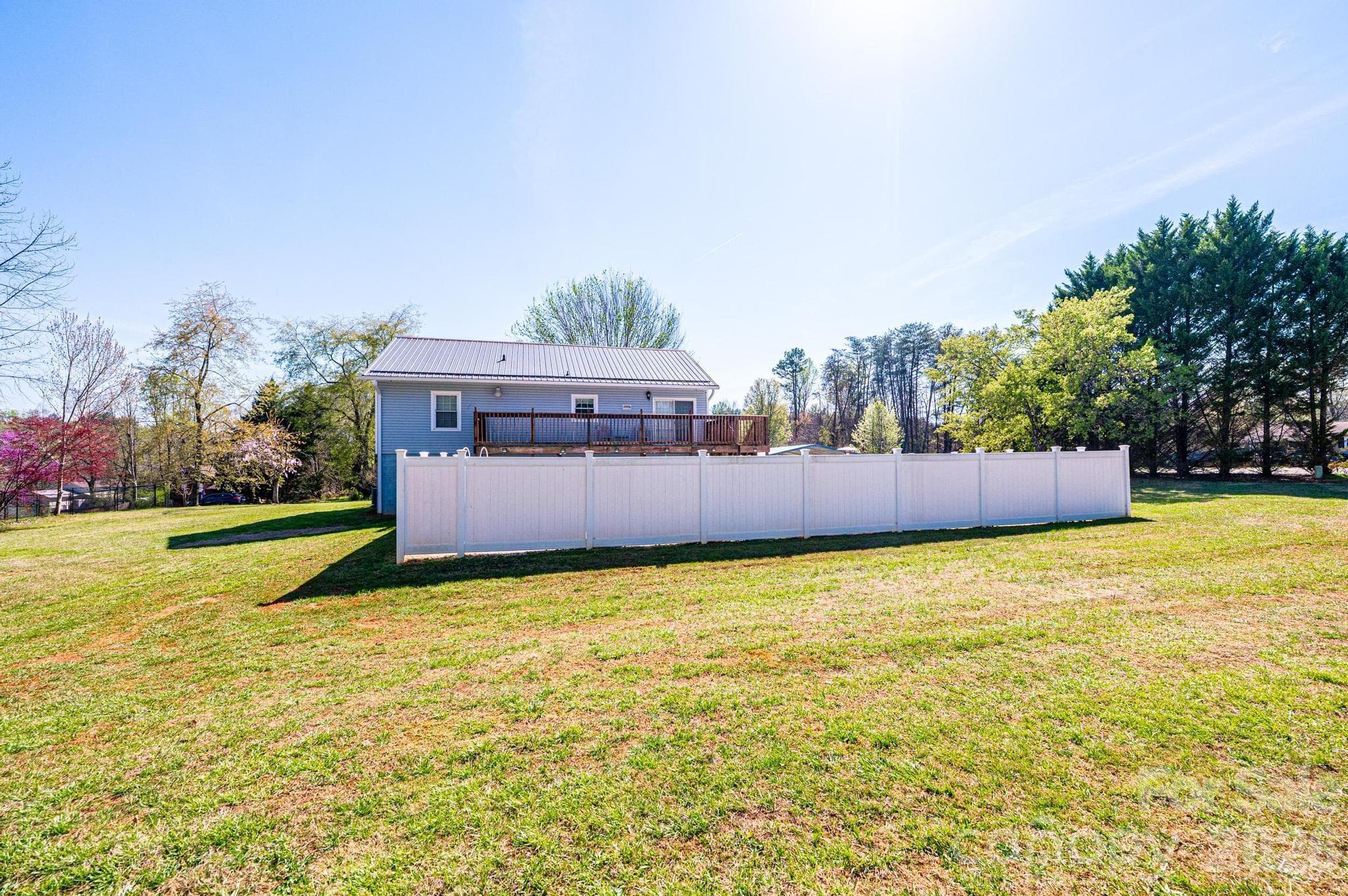 Single Family Residence at 2681 Tumbleweed Drive, Lenoir, photo 4 of 49
