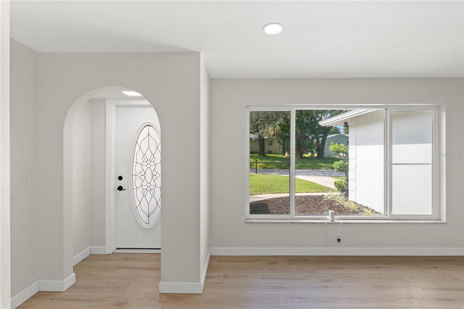 Single Family Residence at 2040 FOREST DR, CLEARWATER, photo 8 of 24