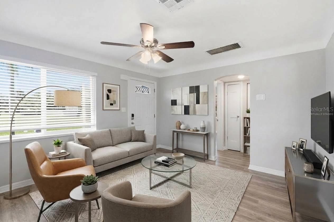 Virtually Staged - 833 61ST AVE NE, ST PETERSBURG