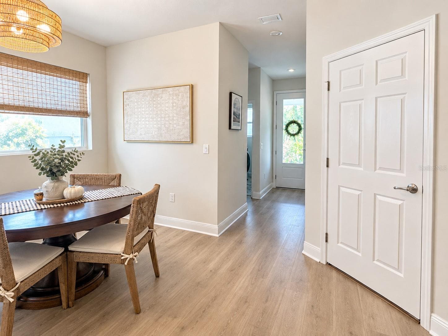 Single Family Residence at 5936 GOLDEN NETTLE DR, APOLLO BEACH, photo 5 of 10