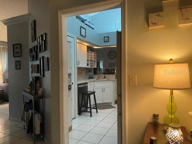 Kitchen entrance from the family room - 2250 SPRINGWOOD CIR W, CLEARWATER