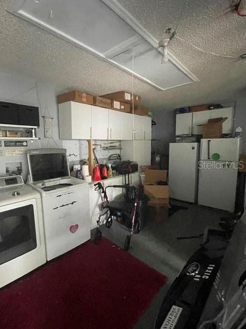 Laundry in the garage - 2250 SPRINGWOOD CIR W, CLEARWATER