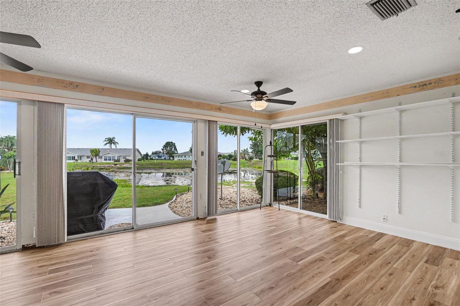 Single Family Residence at 385 CLUB MANOR DR, SUN CITY CENTER, photo 4 of 32