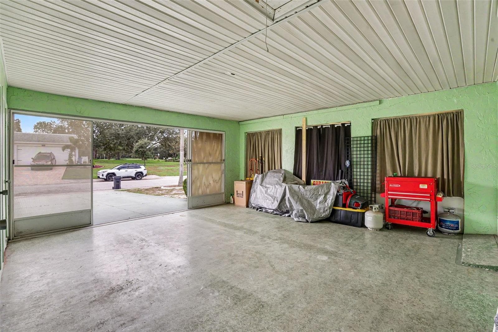 Single Family Residence at 385 CLUB MANOR DR, SUN CITY CENTER, photo 24 of 32