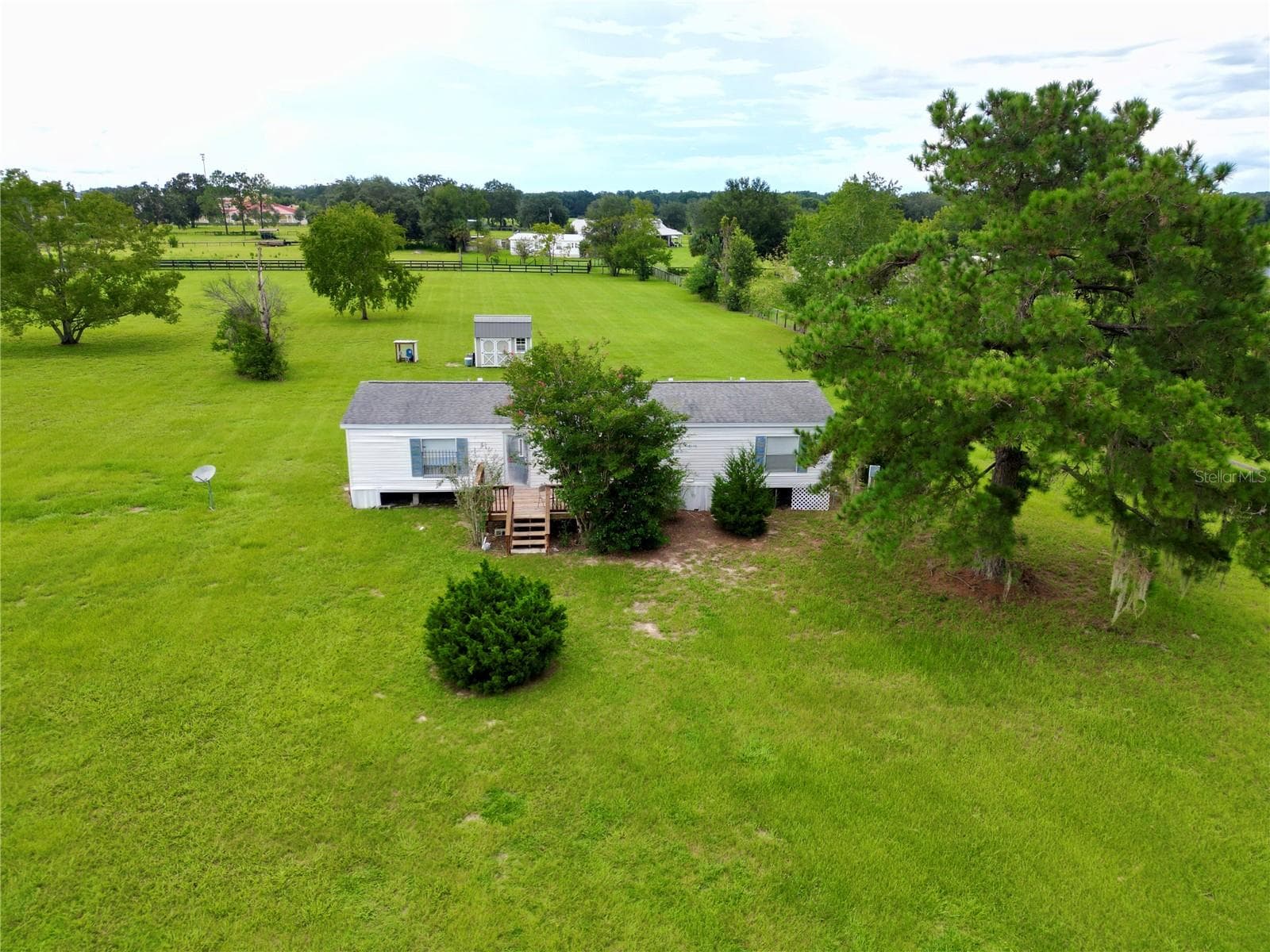 Manufactured Home at 1401 SW 145TH ST, OCALA, photo 2 of 33