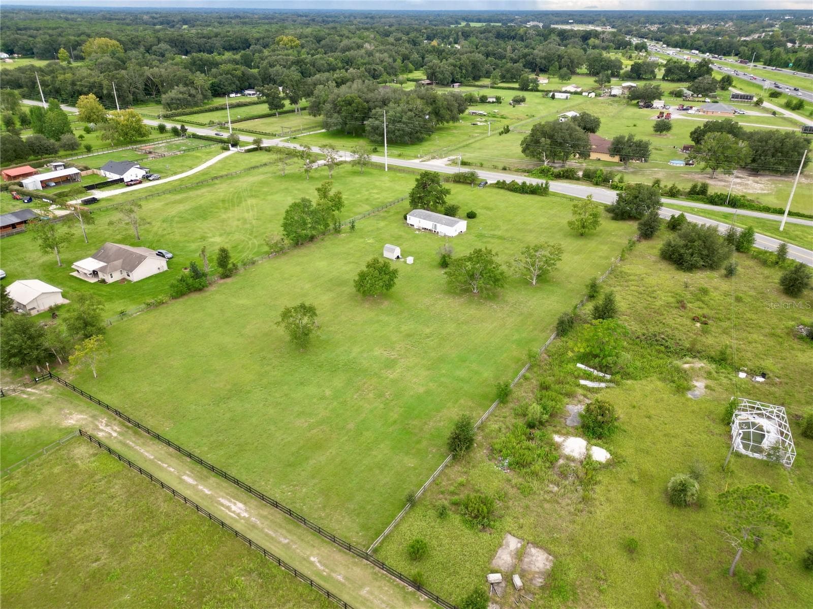 Manufactured Home at 1401 SW 145TH ST, OCALA, photo 7 of 33