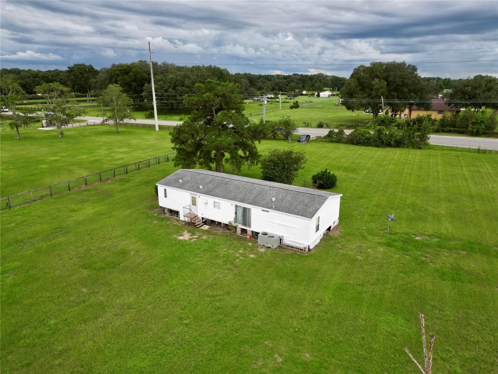 Manufactured Home at 1401 SW 145TH ST, OCALA, photo 10 of 33