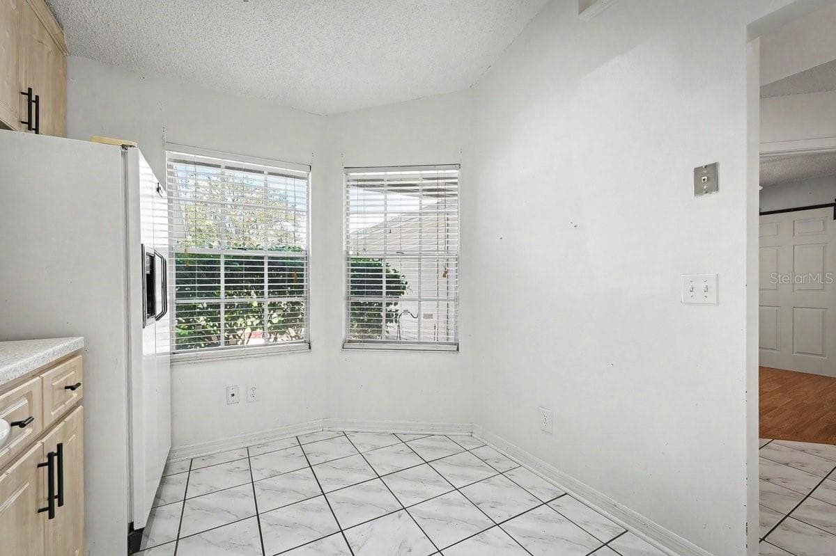 Townhouse at 4574 WANDERING OAKS CT, JACKSONVILLE, photo 8 of 35