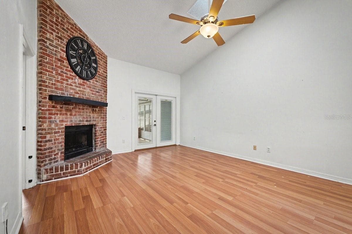 Townhouse at 4574 WANDERING OAKS CT, JACKSONVILLE, photo 10 of 35