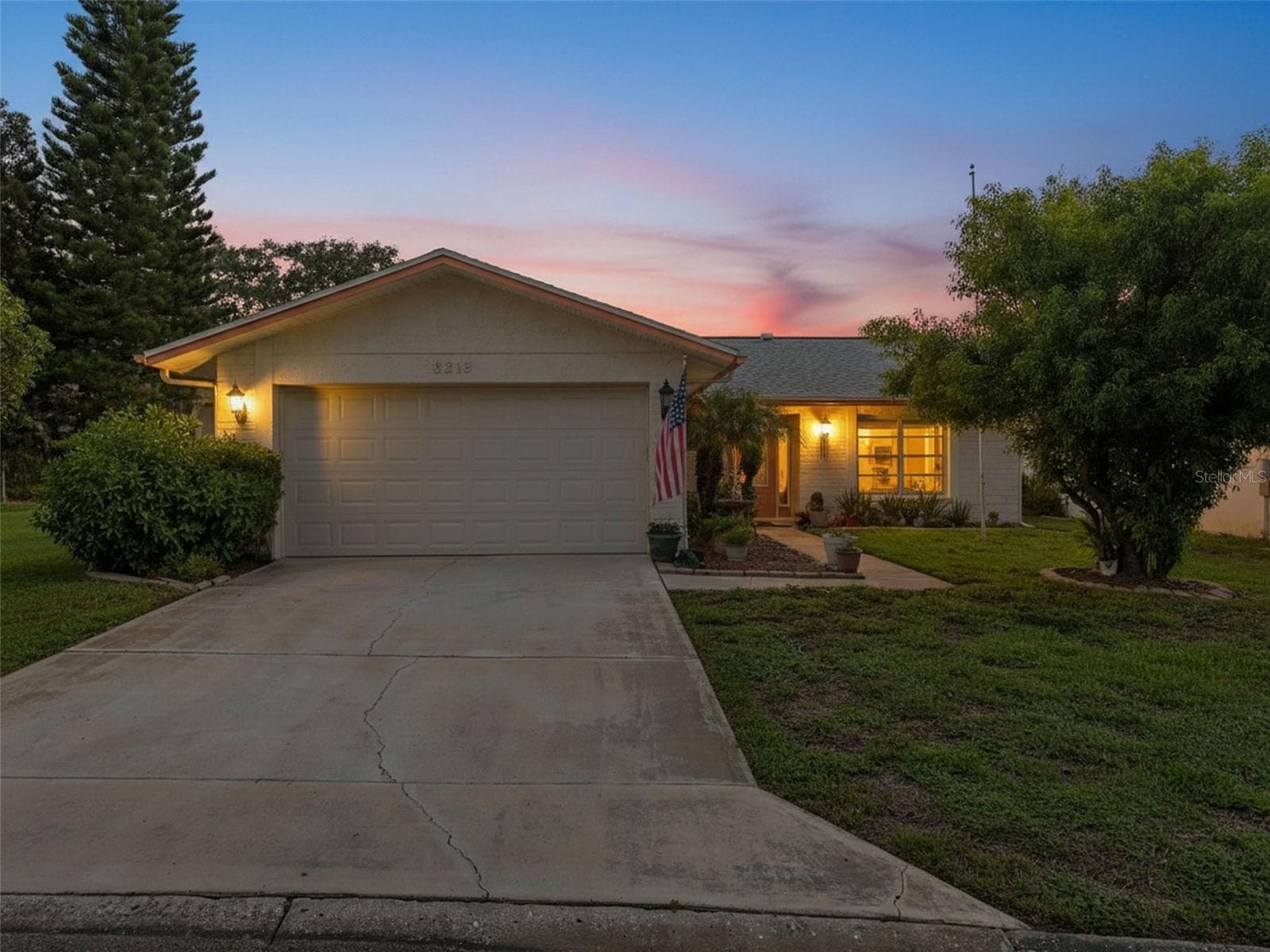 Single Family Residence at 8215 SAN FELIPE CT, PORT RICHEY, photo 2 of 51