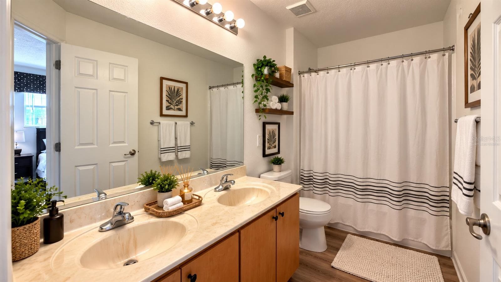 Virtually Staged - 1143 PINE RIDGE DR, DAVENPORT