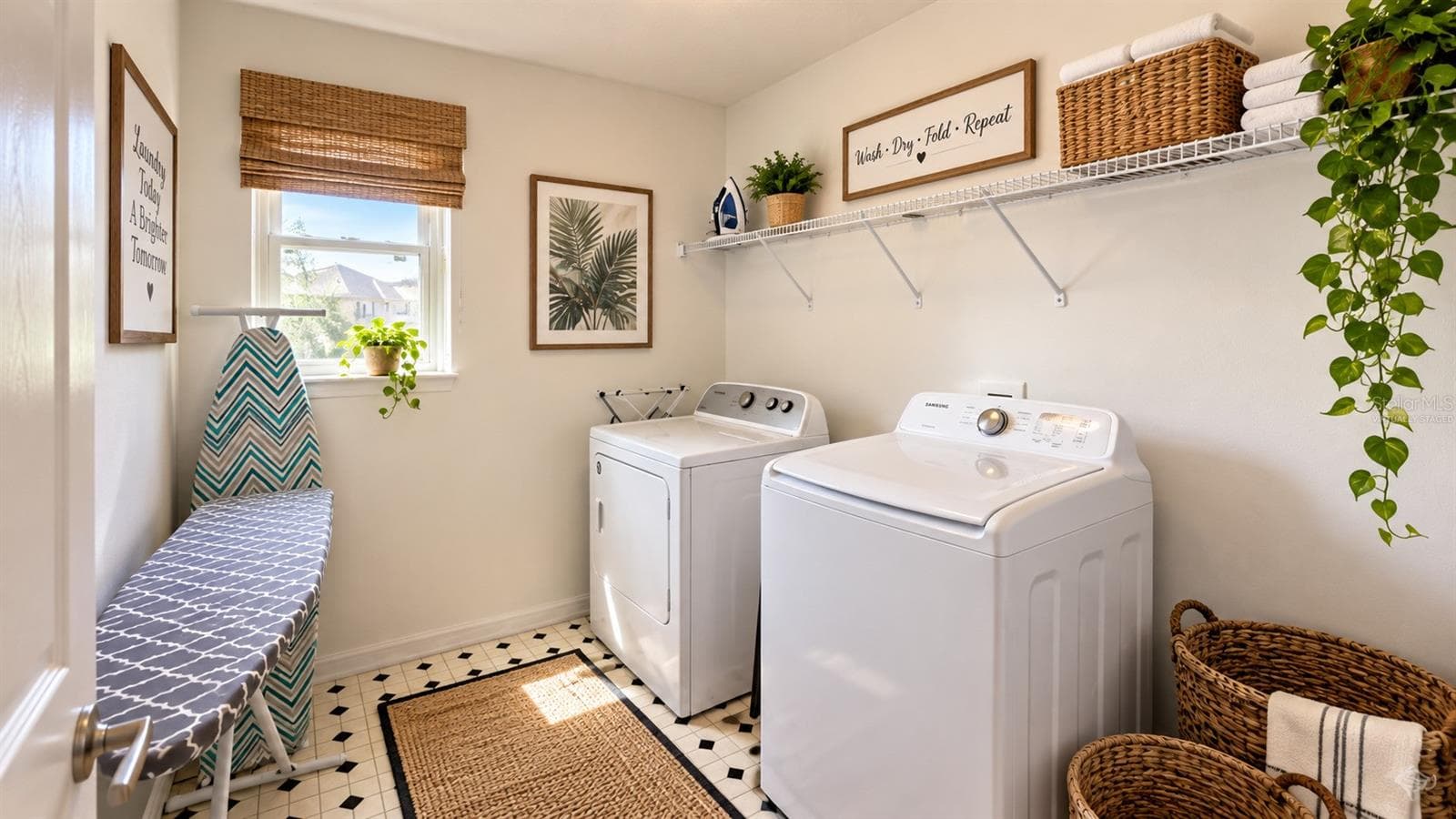 Virtually Staged - 1143 PINE RIDGE DR, DAVENPORT