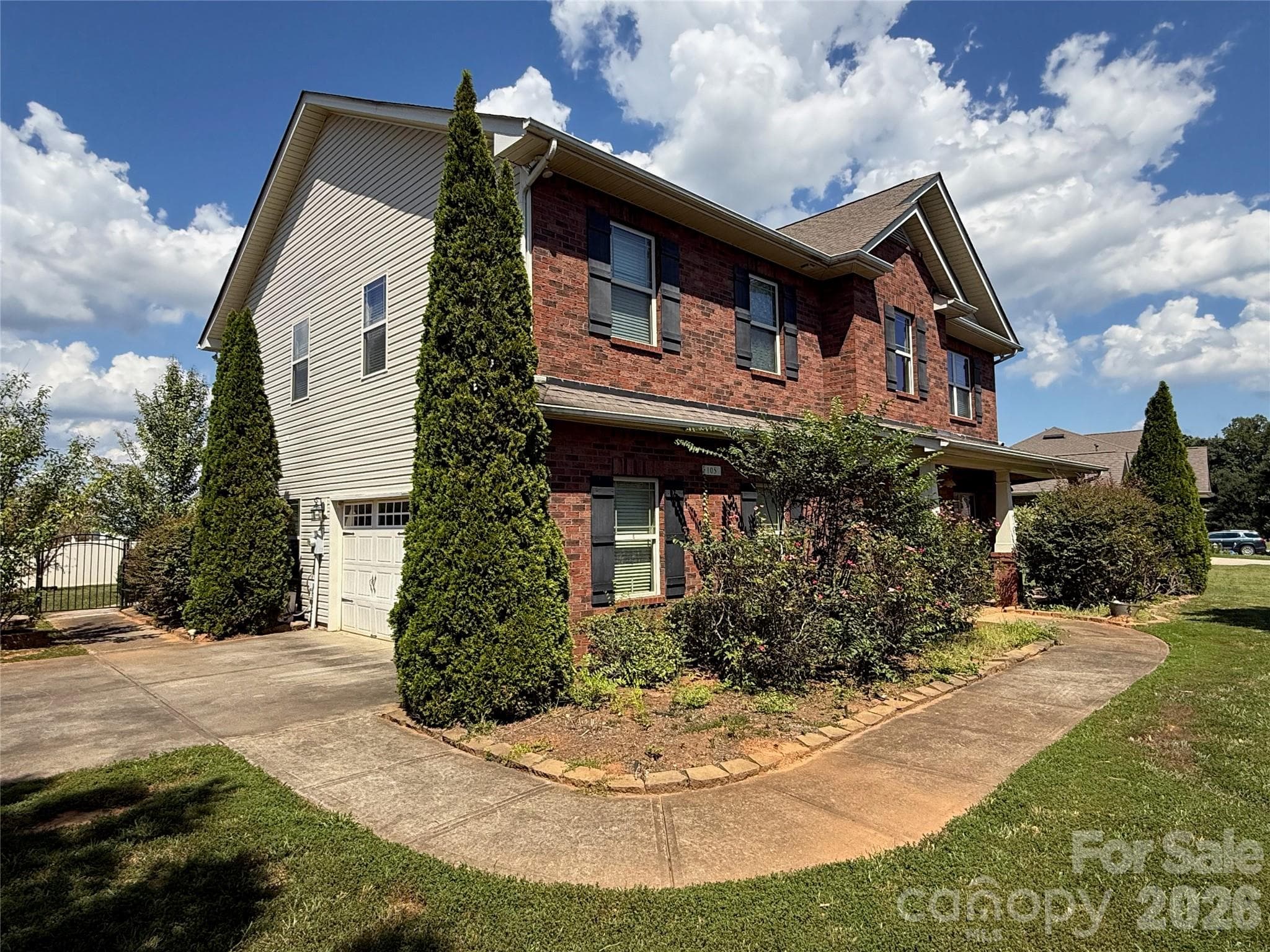 Single Family Residence at 105 Jobe Drive, Statesville, photo 2 of 27