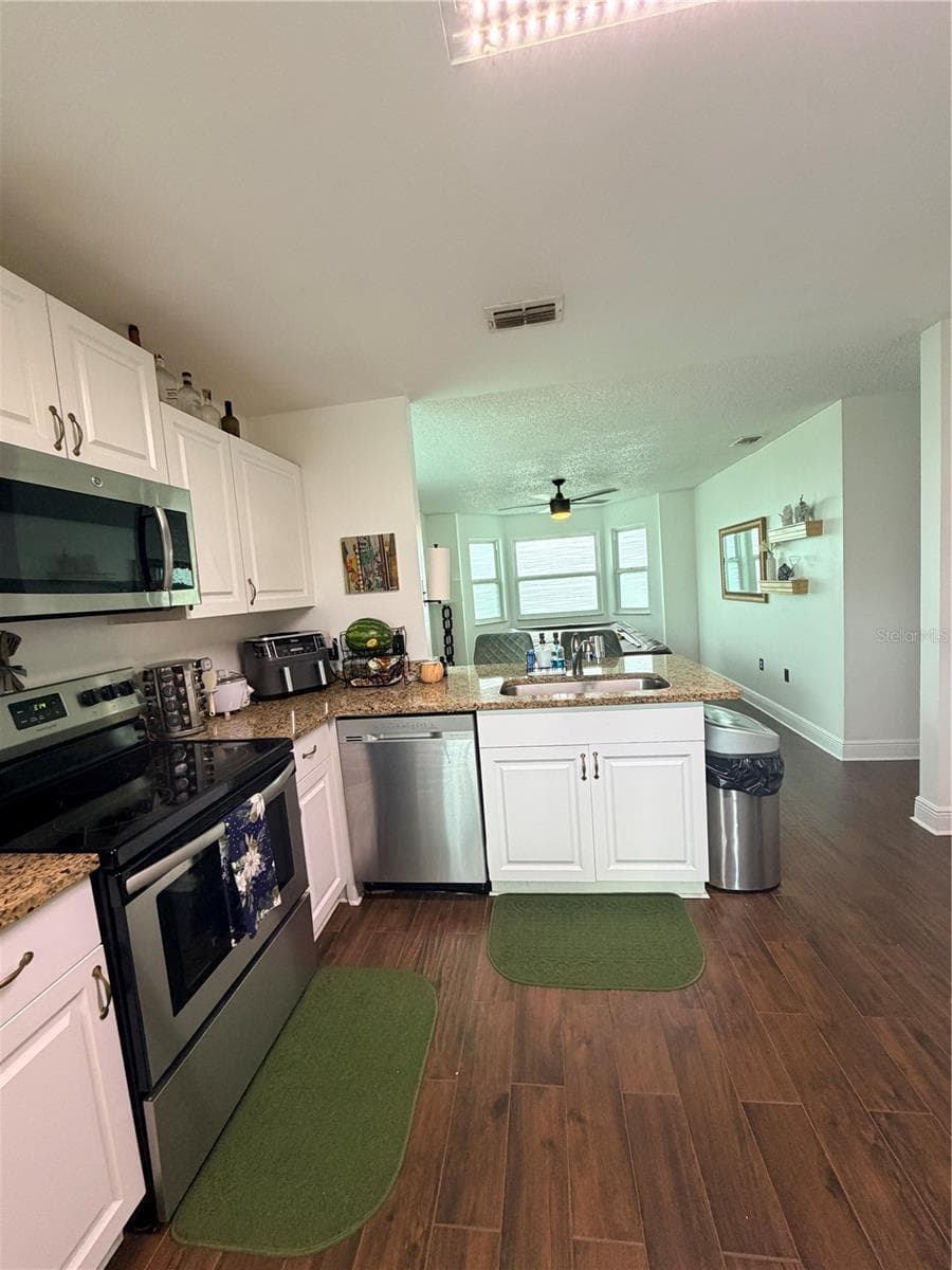 Single Family Residence at 401 CHANCELLOR CT, ST CLOUD, photo 6 of 43