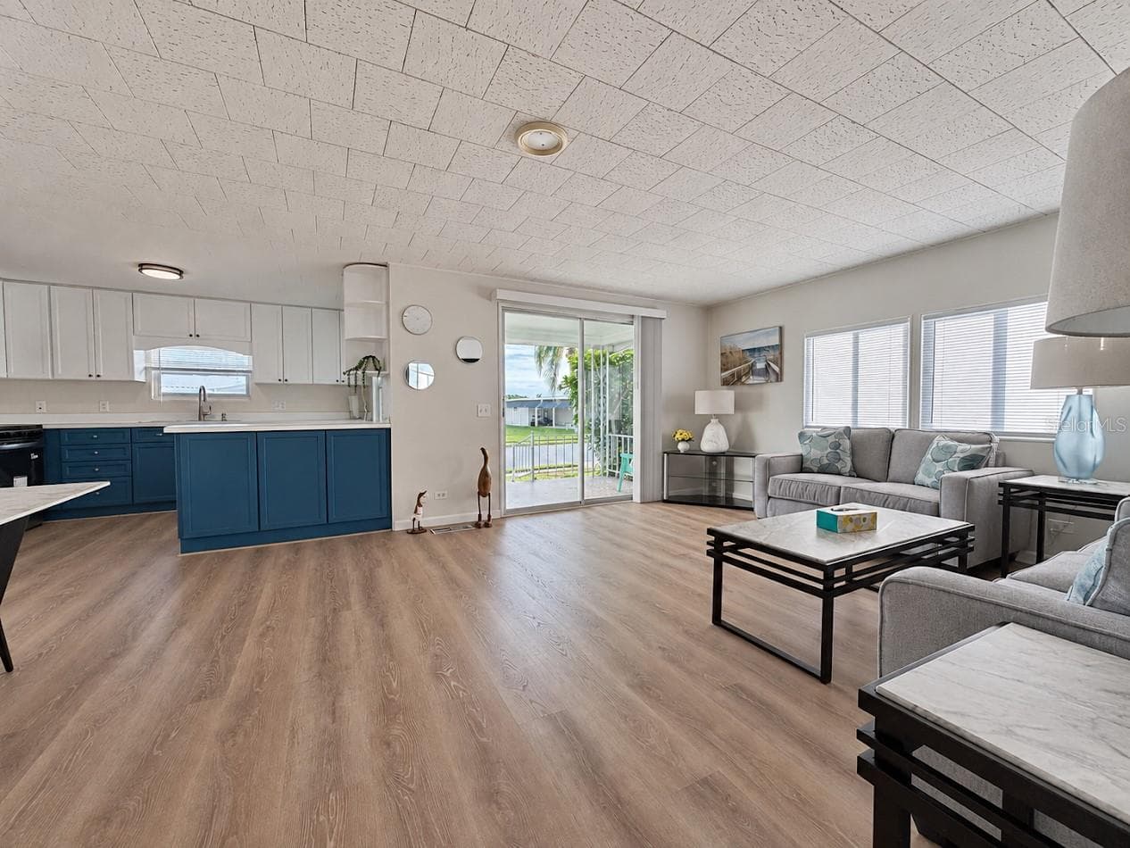 Open floor plan - 1100 BELCHER RD S #64, LARGO