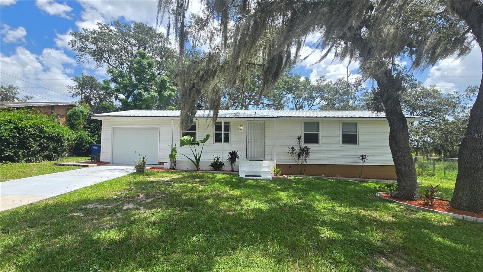 2102 ORANGE BLOSSOM AVE