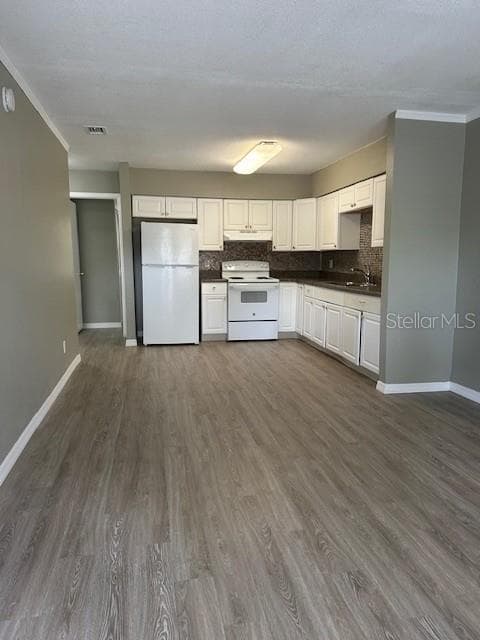 Half Duplex at 8206 ELMER ST #B, TAMPA, photo 2 of 8