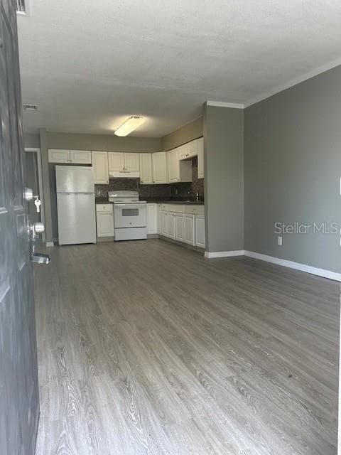 Half Duplex at 8206 ELMER ST #B, TAMPA, photo 3 of 8