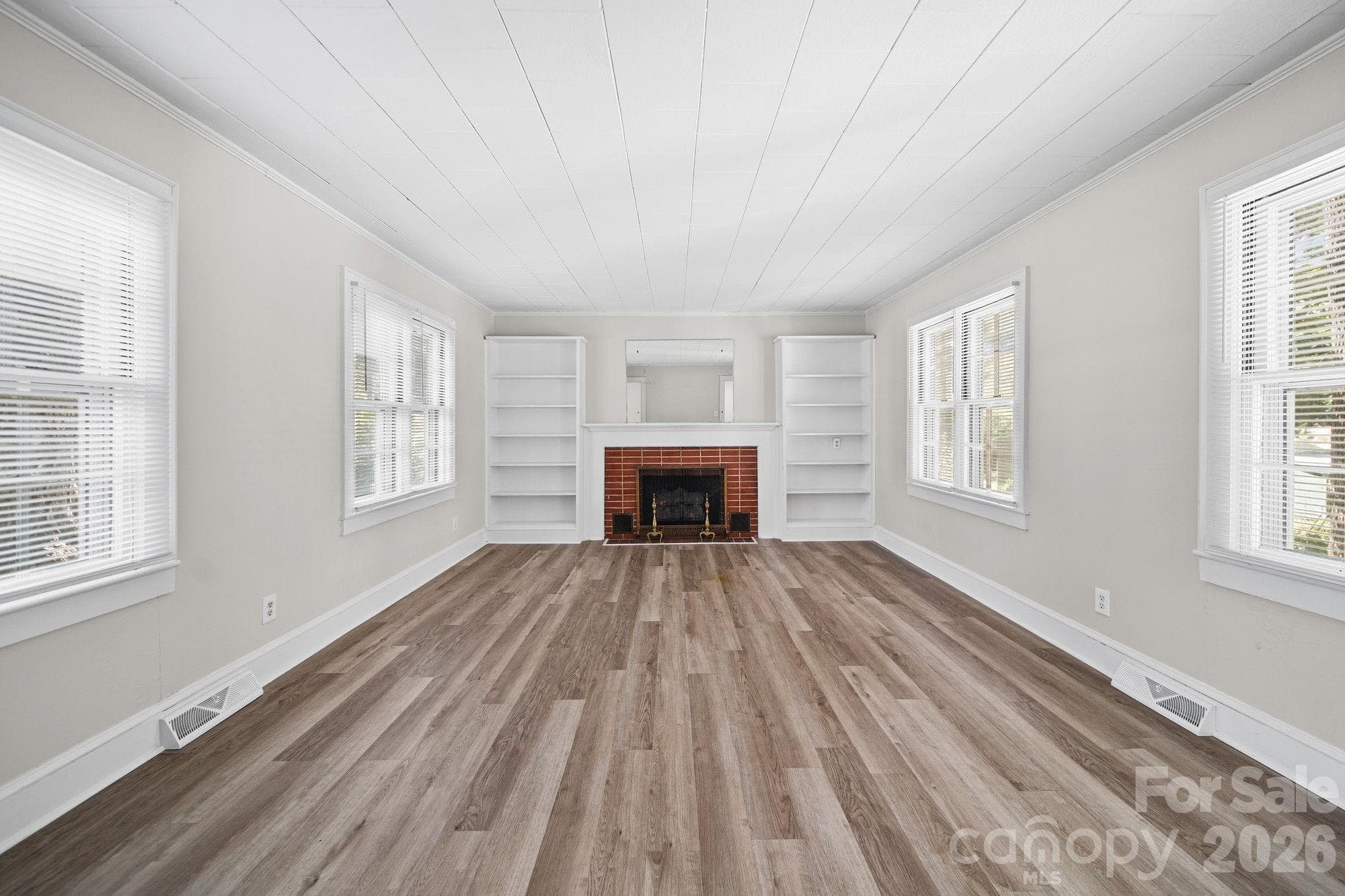 Single Family Residence at 406 Sunset Drive, Stanley, photo 5 of 23