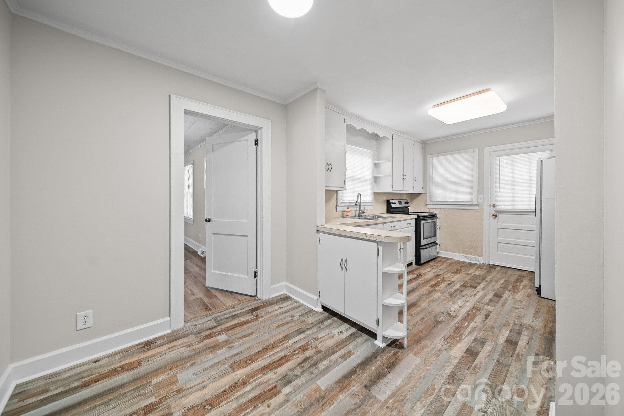 Single Family Residence at 406 Sunset Drive, Stanley, photo 11 of 23