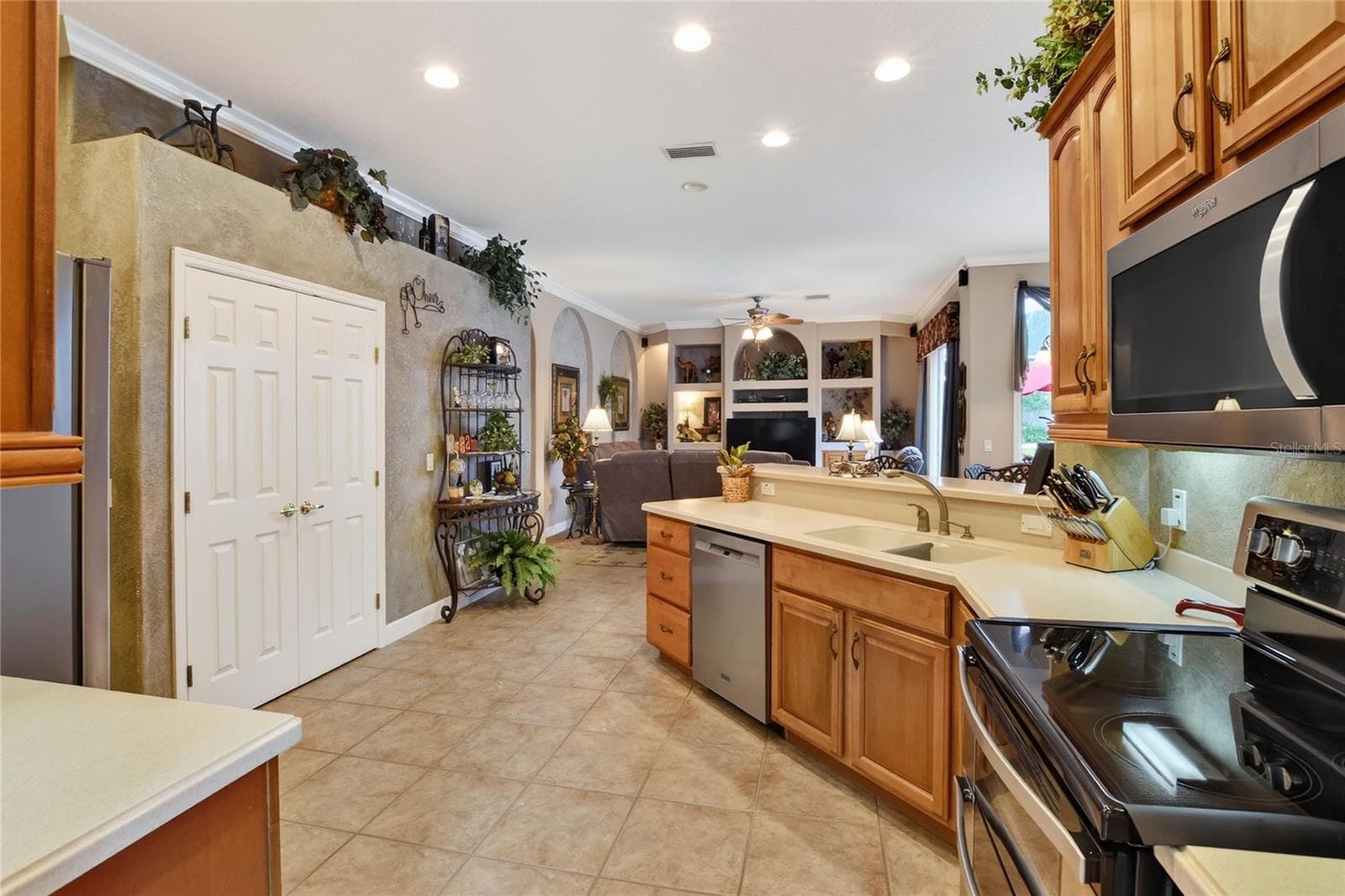 Single Family Residence at 4401 CHAMBLISS RD, WINTER HAVEN, photo 16 of 32