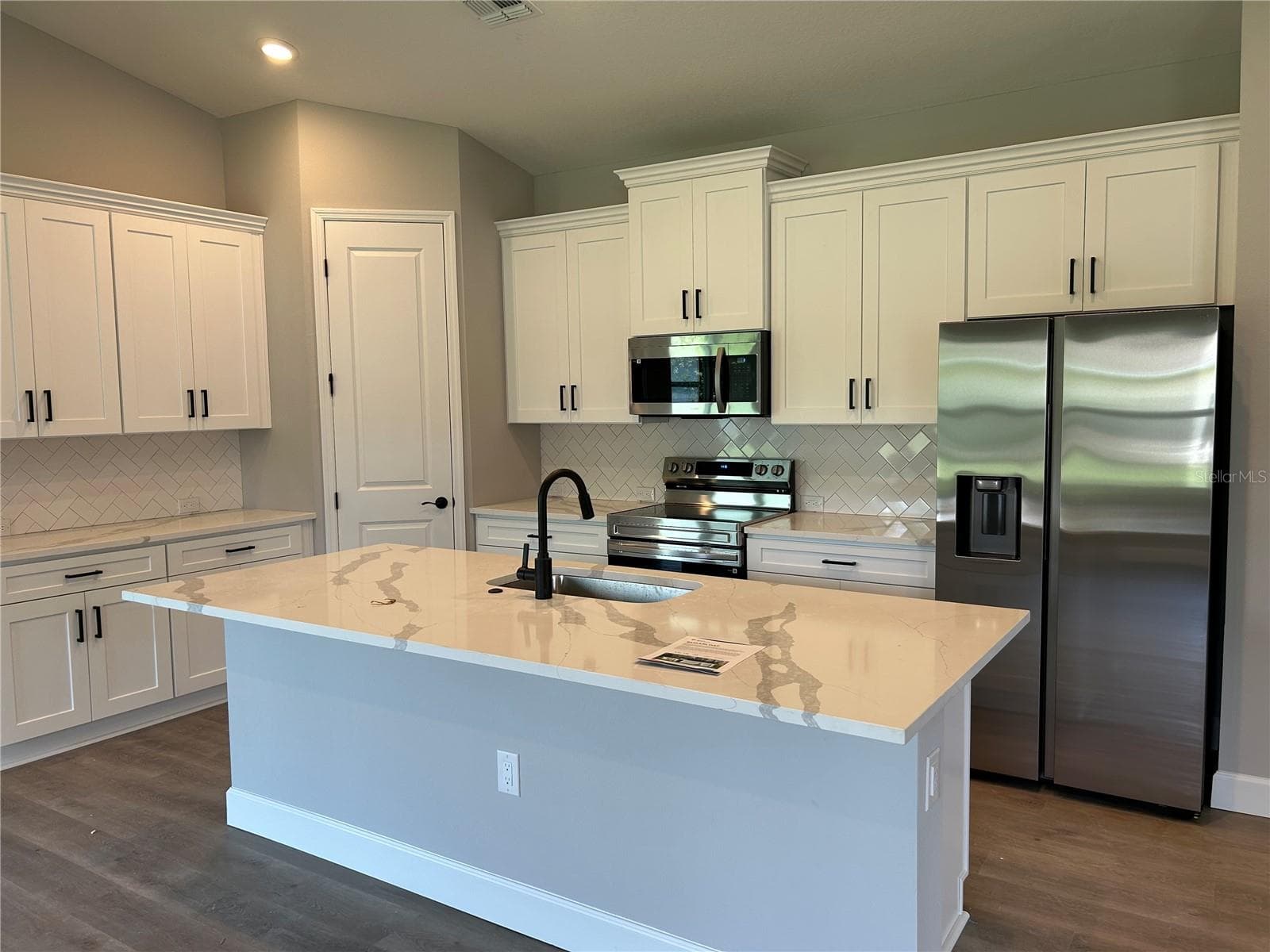 Not the actual home. Photos are of a similar floorplan. Interior/Exterior colors and features may vary. - 7919 N TINY LILY DR, DUNNELLON
