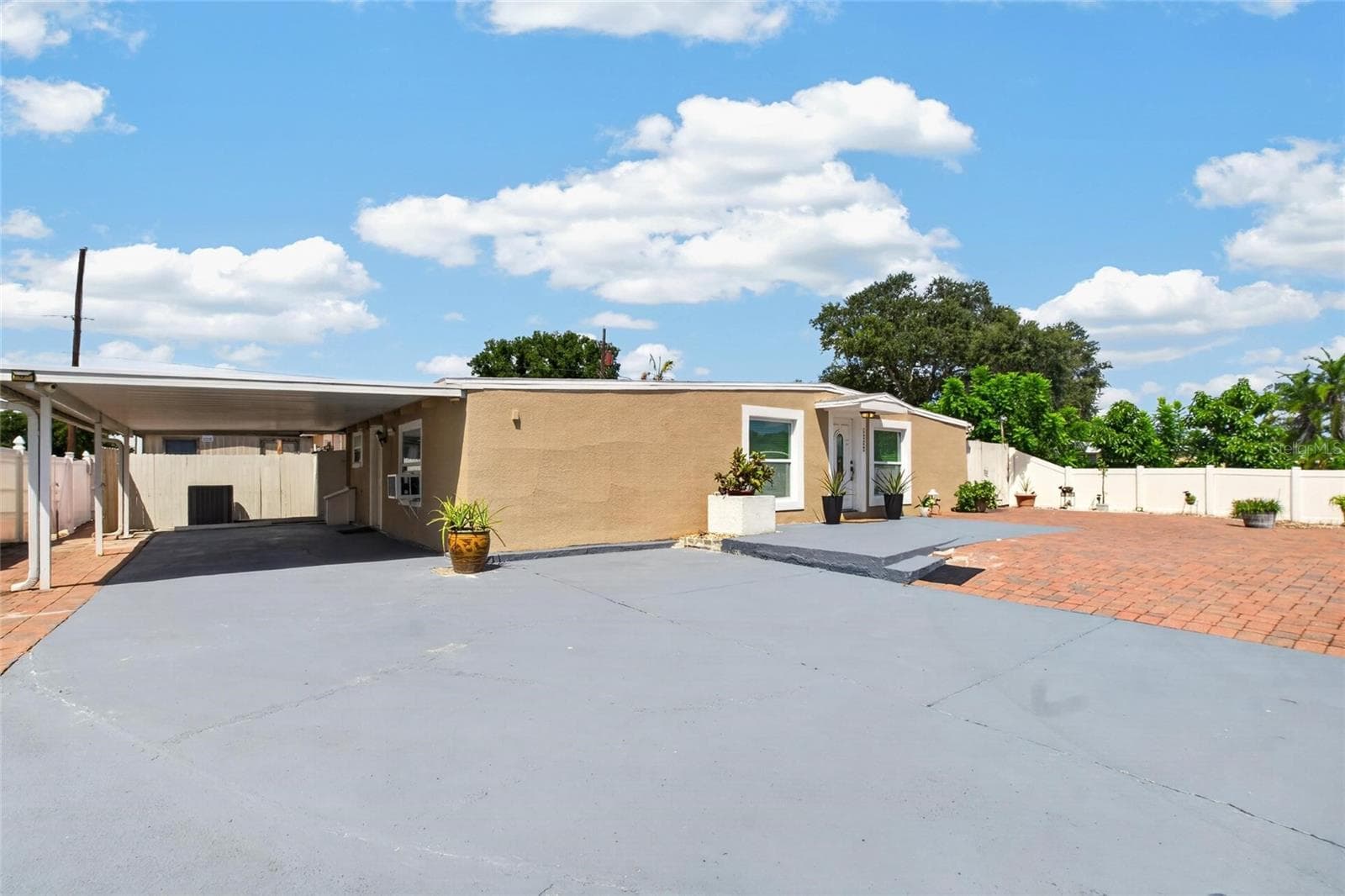 Carport for two cars - 1727 WAIKIKI WAY, TAMPA