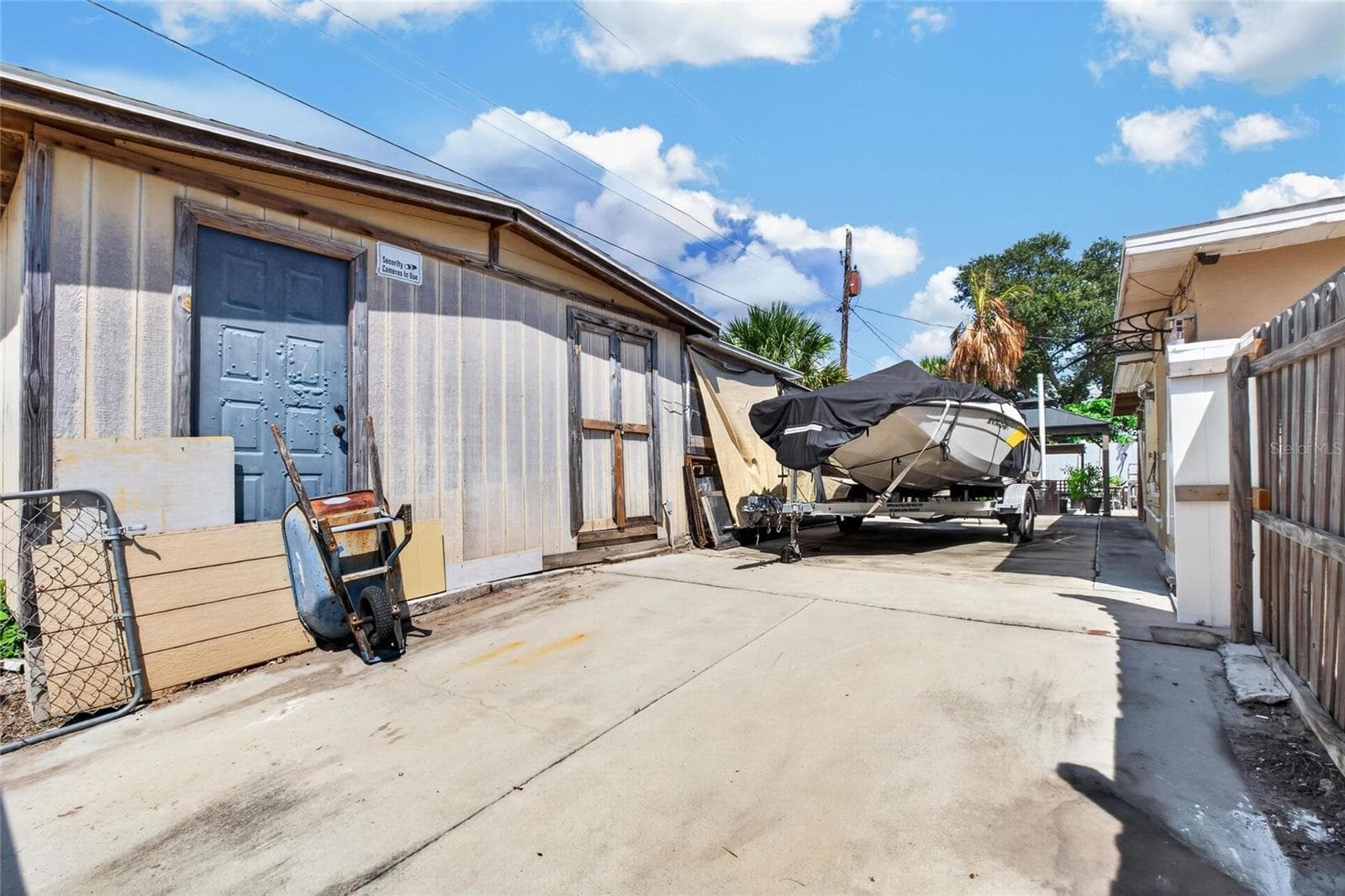 Ample parking for your toys - 1727 WAIKIKI WAY, TAMPA