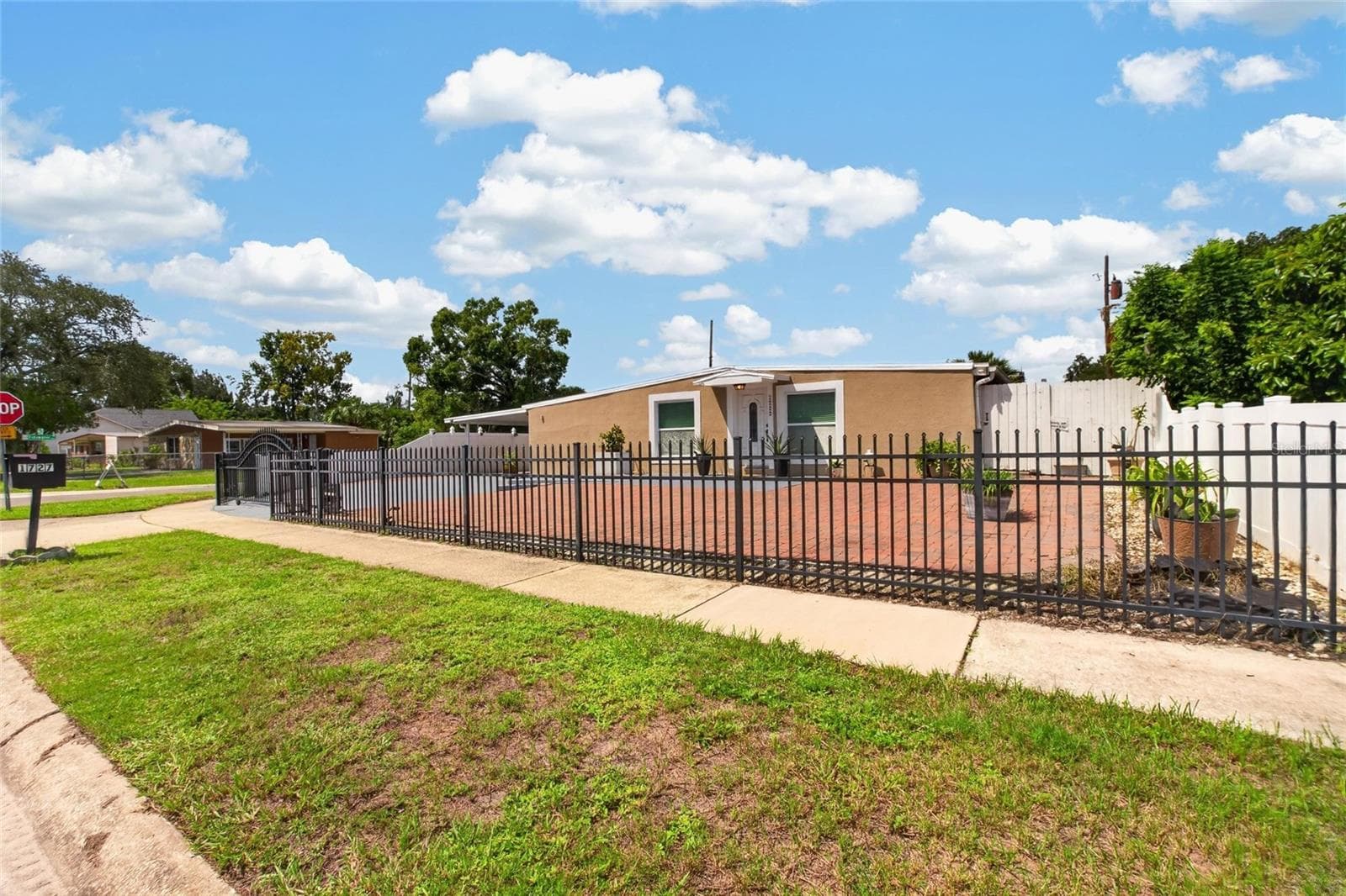 Single Family Residence at 1727 WAIKIKI WAY, TAMPA, photo 56 of 62
