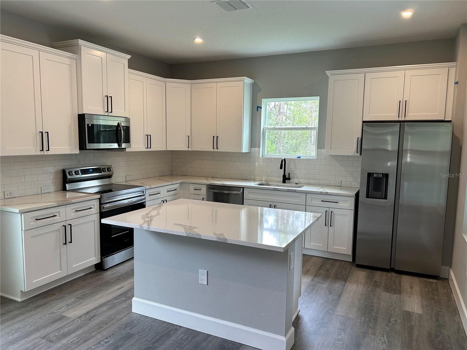 Not the actual home. Photos are of a similar floorplan. Interior/Exterior colors and features may vary. - 8511 N VINCE DR, CITRUS SPRINGS
