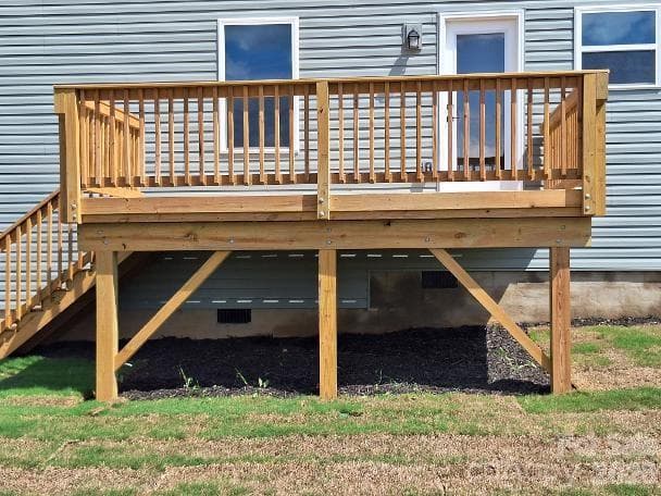 Deck - 5147 Colchester Court, Catawba
