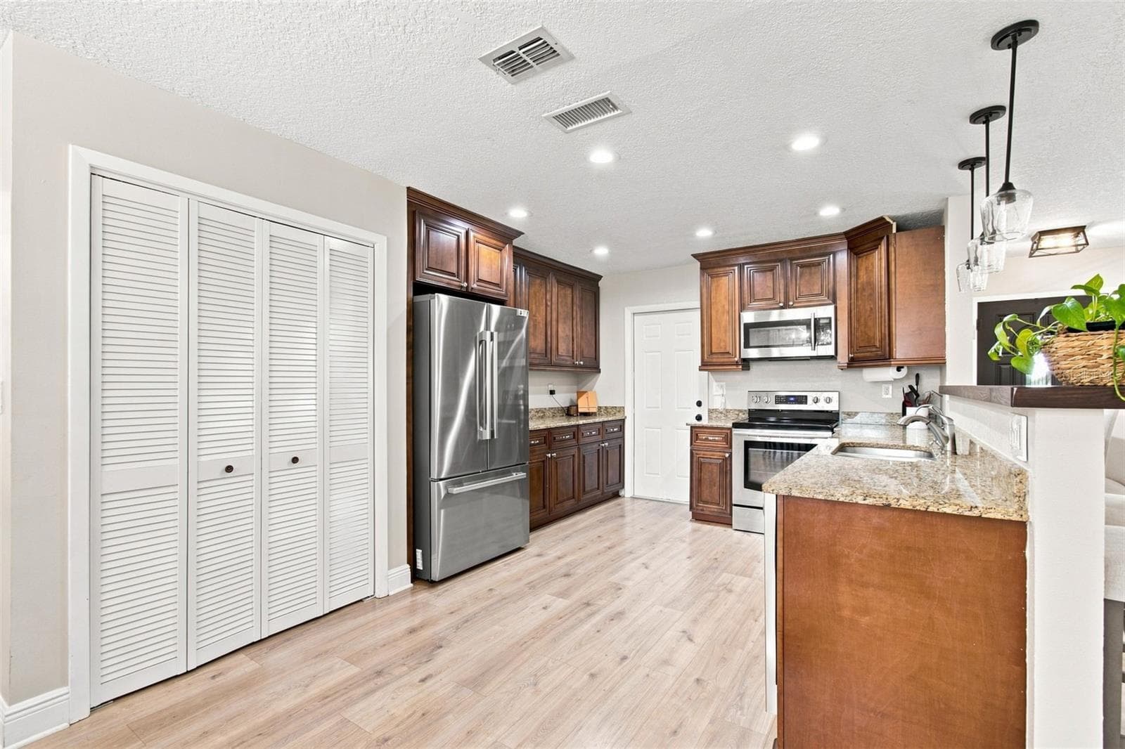 Single Family Residence at 9639 ALVERNON DR, NEW PORT RICHEY, photo 15 of 71