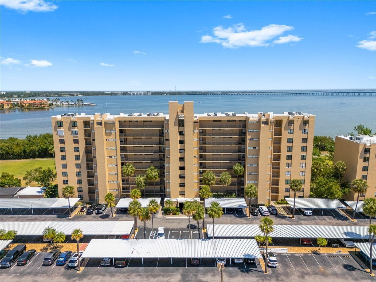 2618 COVE CAY DR #102
