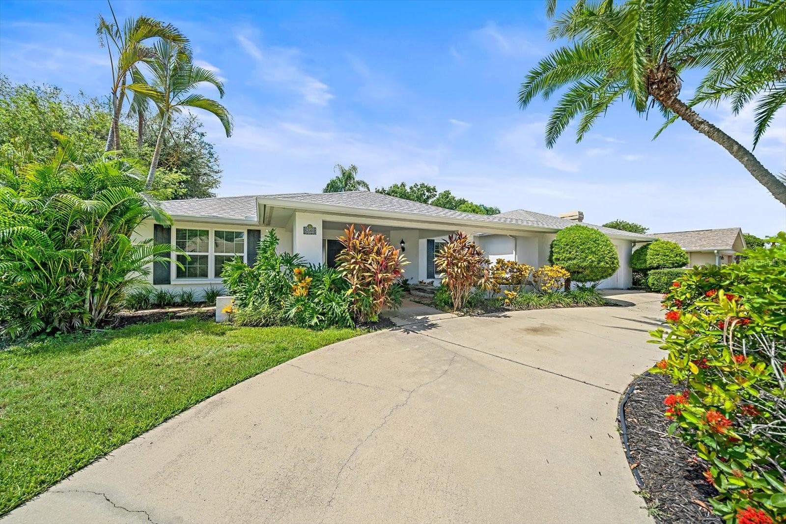 Single Family Residence at 6840 COUNTRY LAKES CIR, SARASOTA, photo 2 of 39