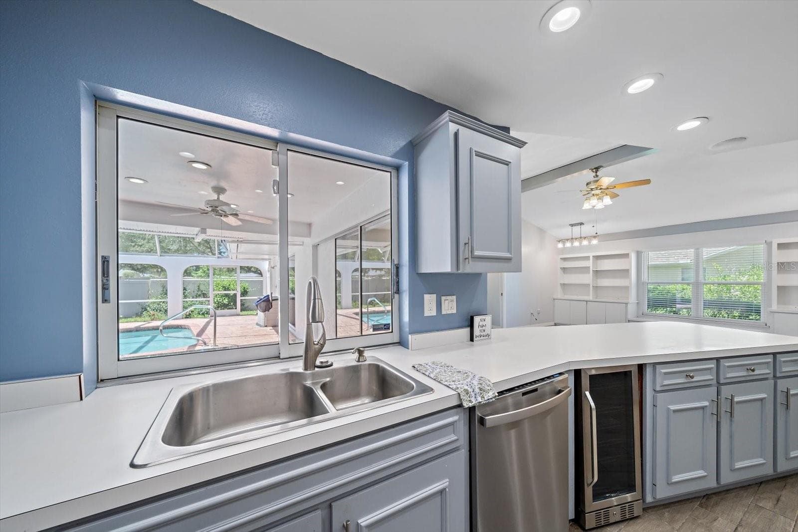 Single Family Residence at 6840 COUNTRY LAKES CIR, SARASOTA, photo 10 of 39