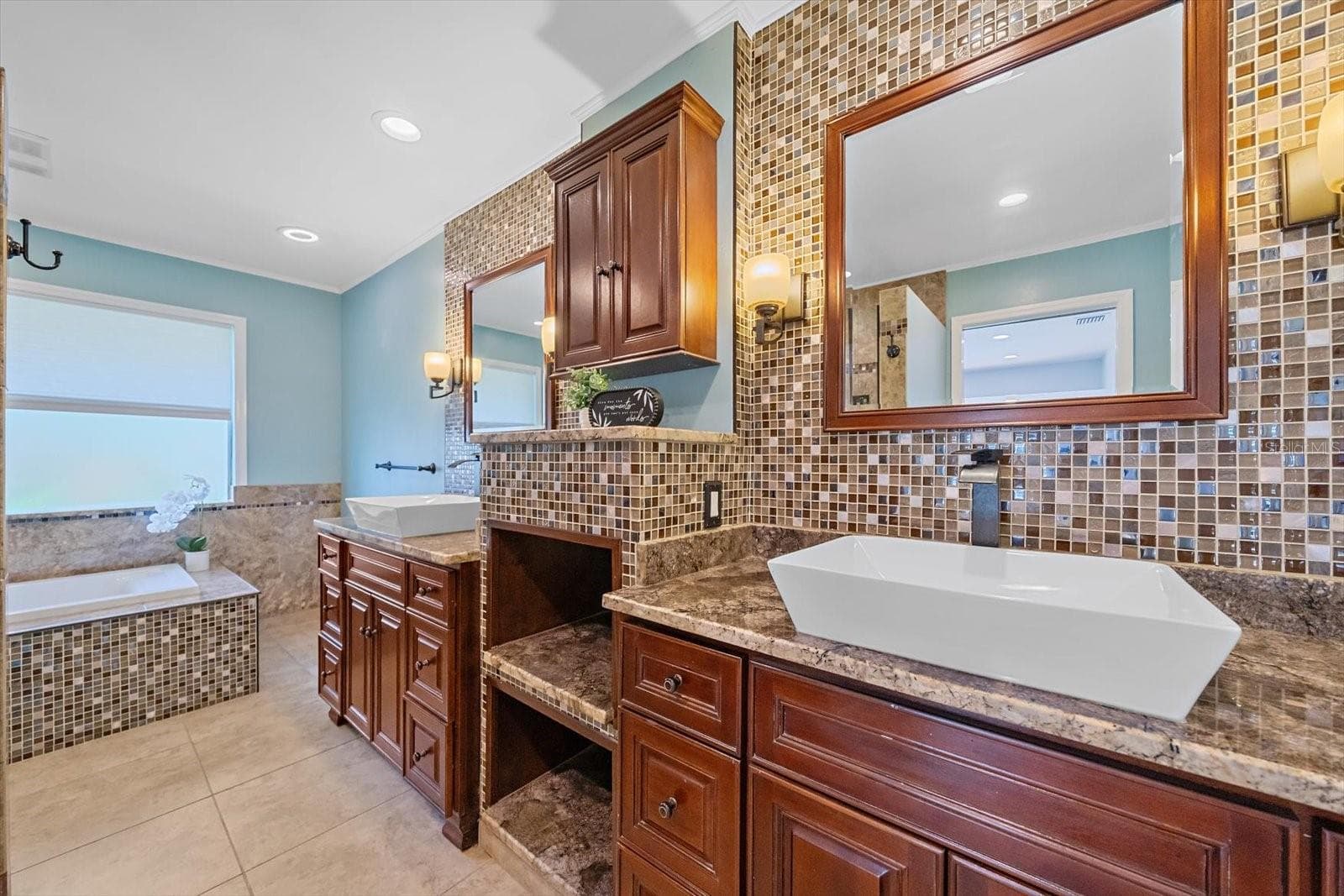 Primary Bathroom - 6840 COUNTRY LAKES CIR, SARASOTA