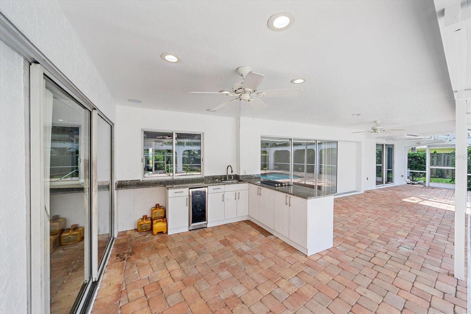 Outdoor Kichen - 6840 COUNTRY LAKES CIR, SARASOTA