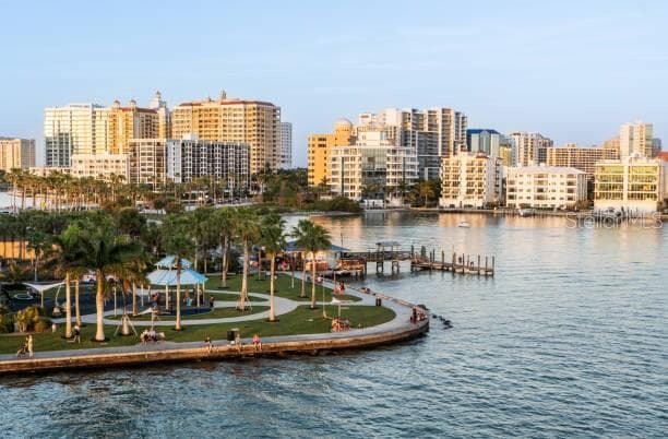 Downtown Sarasota - 6840 COUNTRY LAKES CIR, SARASOTA