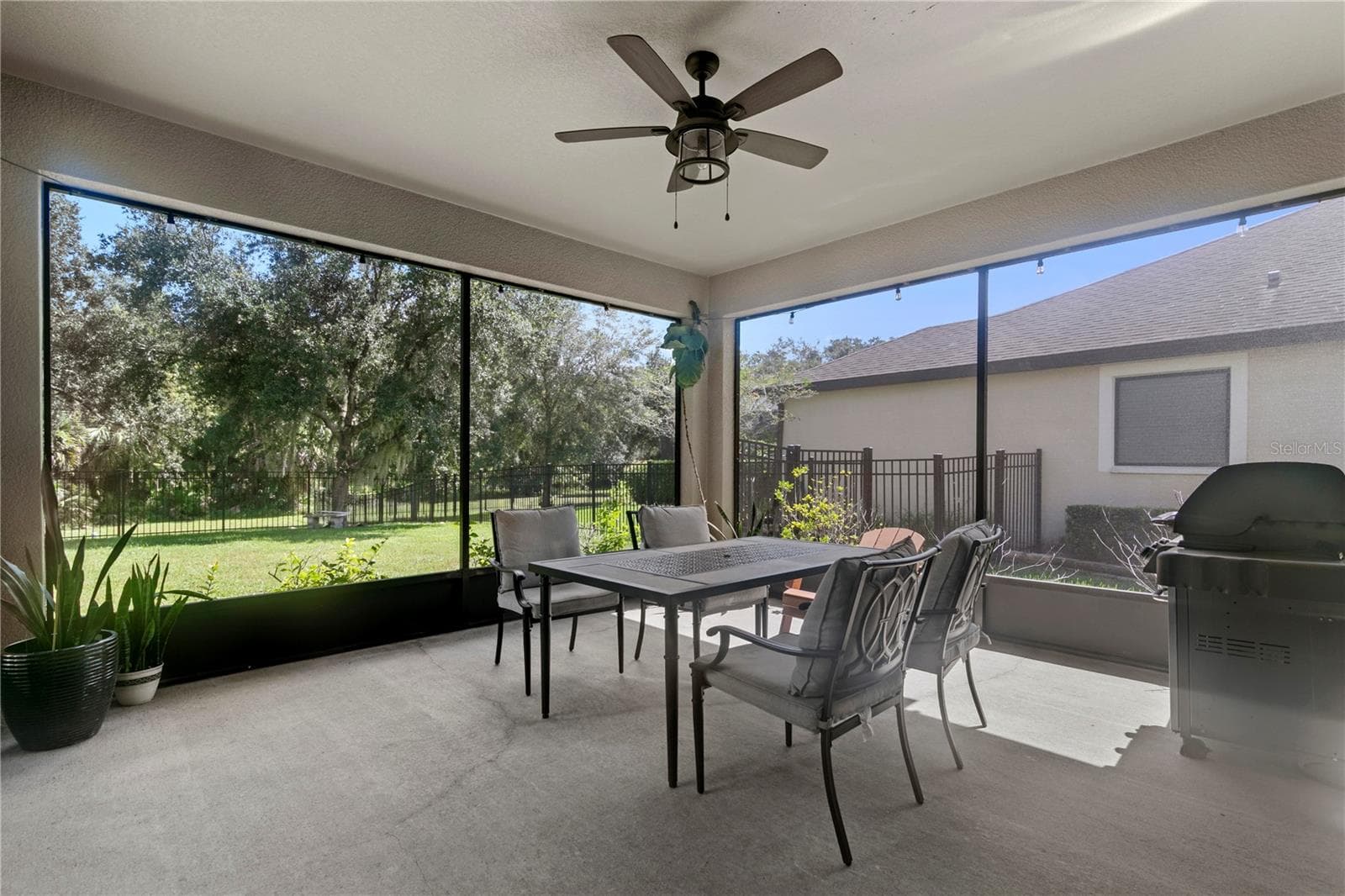 Single Family Residence at 7931 HAMPTON LAKE DR, TAMPA, photo 4 of 35