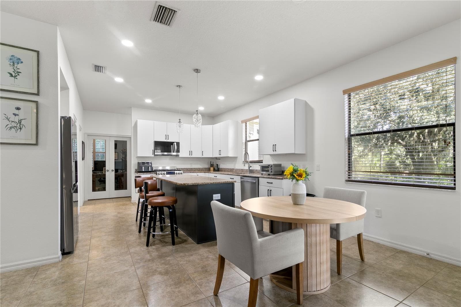 Single Family Residence at 7931 HAMPTON LAKE DR, TAMPA, photo 15 of 35