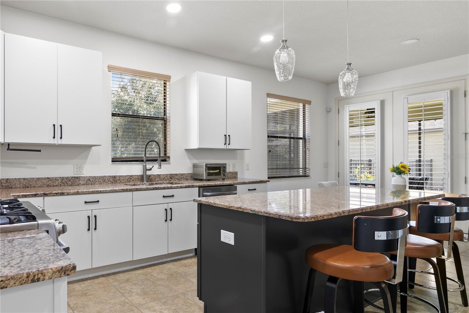Single Family Residence at 7931 HAMPTON LAKE DR, TAMPA, photo 18 of 35