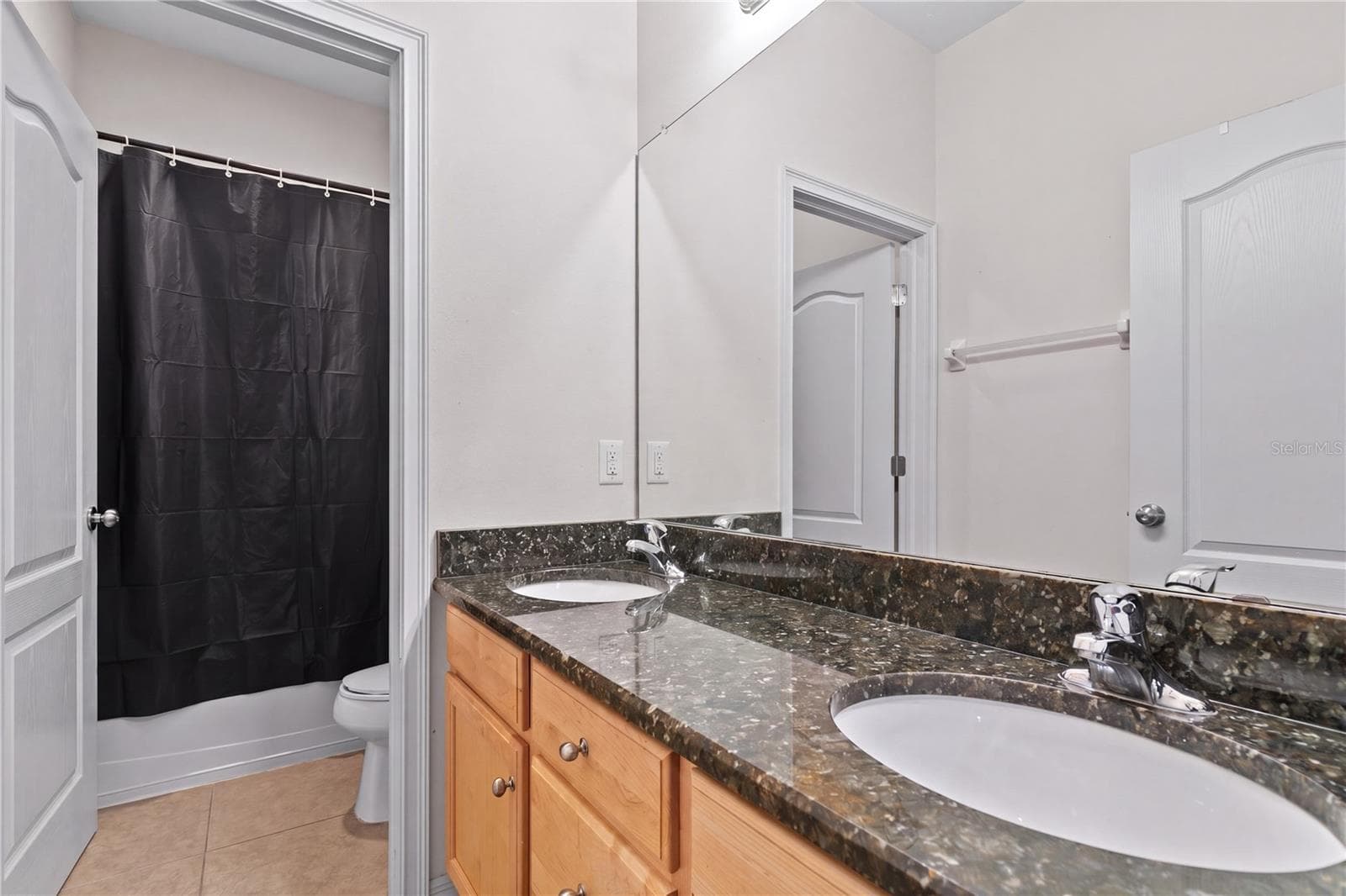 Single Family Residence at 7931 HAMPTON LAKE DR, TAMPA, photo 31 of 35