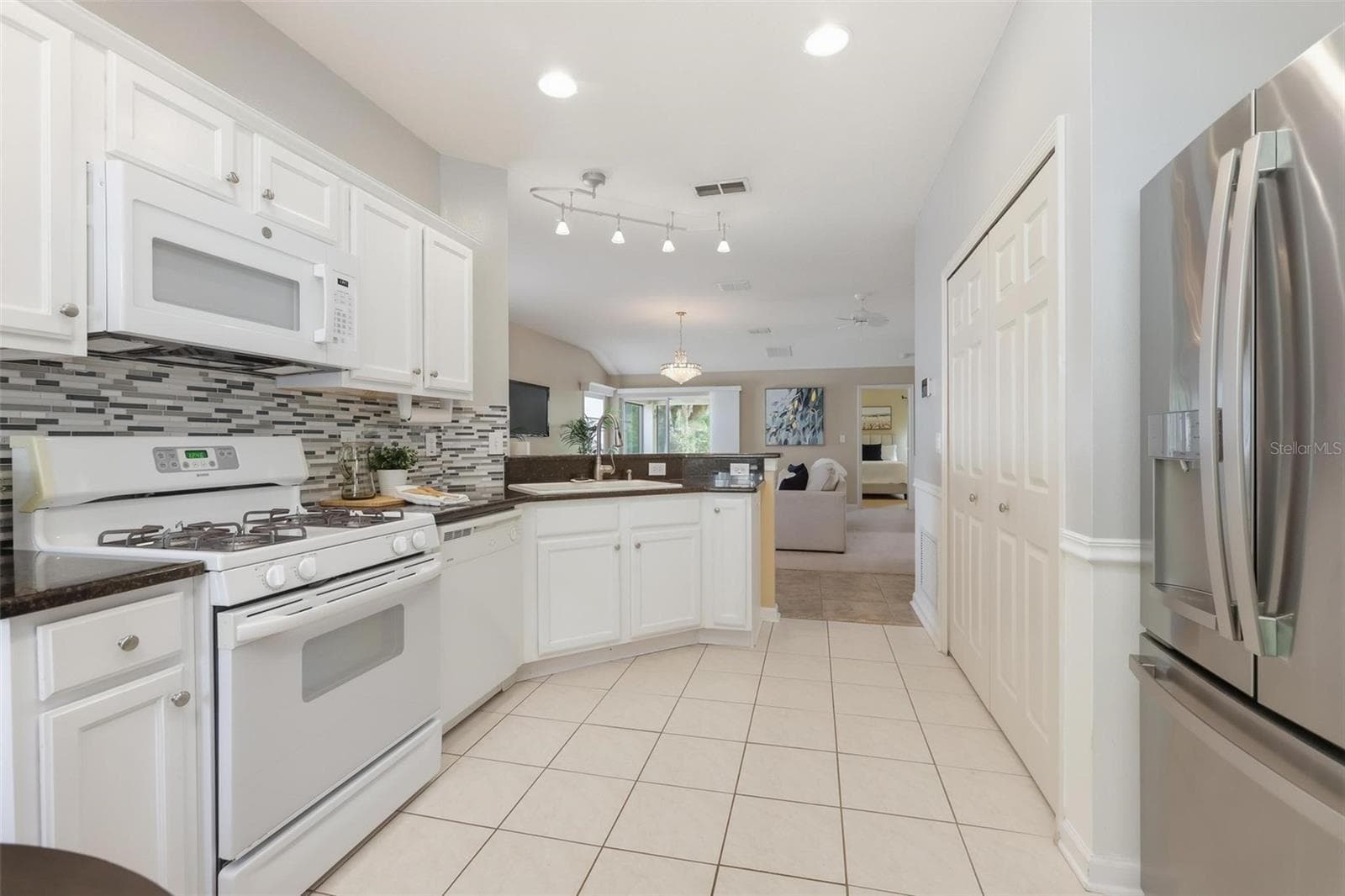 Single Family Residence at 226 STONINGTON WAY, DELAND, photo 9 of 45