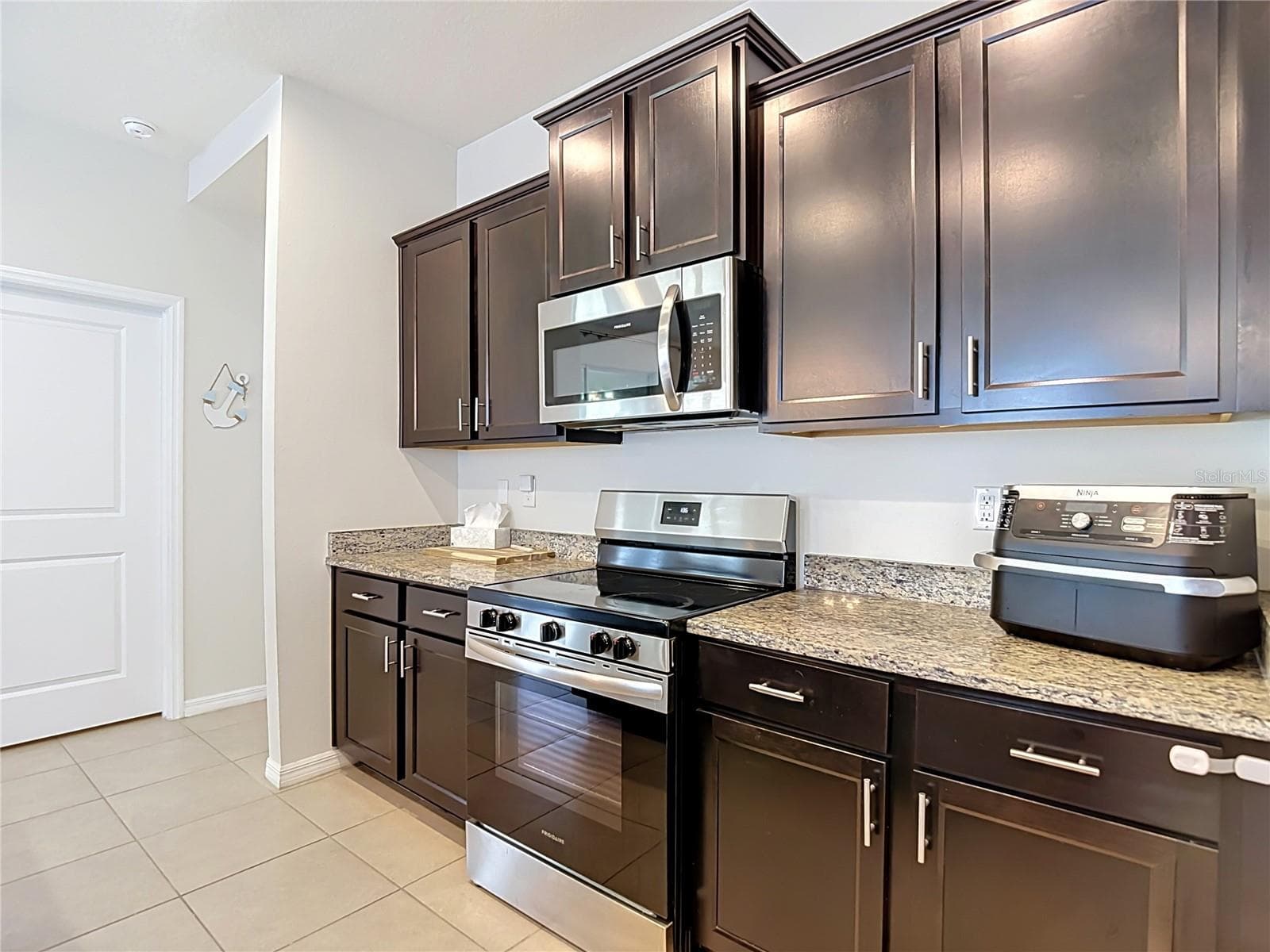 Single Family Residence at 31686 TANSY BND, WESLEY CHAPEL, photo 15 of 81