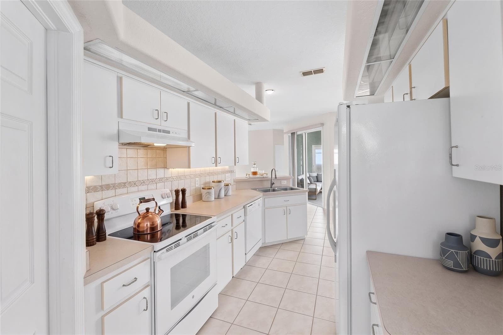 Single Family Residence at 7040 FRASCATI LOOP, WESLEY CHAPEL, photo 11 of 55