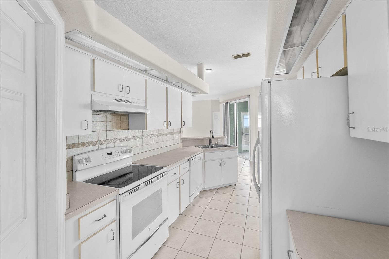 Single Family Residence at 7040 FRASCATI LOOP, WESLEY CHAPEL, photo 12 of 55