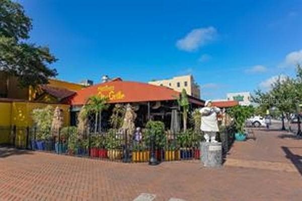 Outdoor seating - live music - downtown Sarasota - 2251 and 2253 19TH ST, SARASOTA