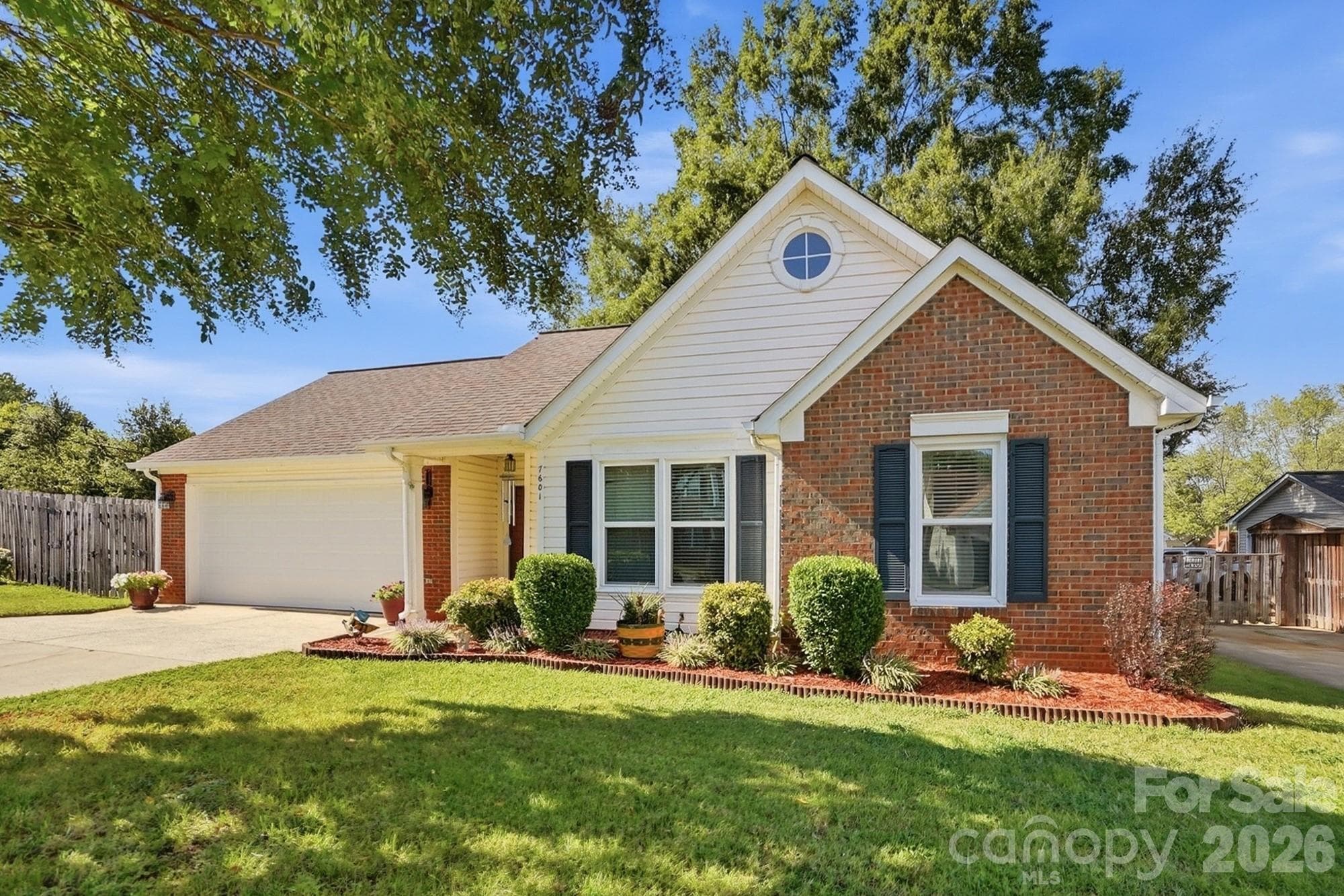 Single Family Residence at 7601 Gillman Court, Charlotte, photo 3 of 36